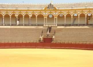 Арена для бою биків у Севільї