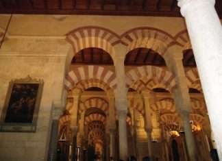 Місто Кордова в Іспанії — місце, де співіснують культури несхожі один на одного