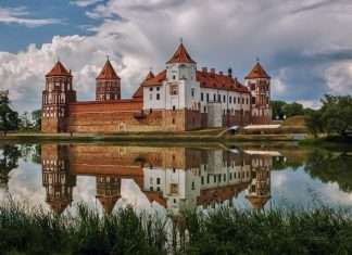 Мирський замок в Білорусі: як добратися і яку вибрати екскурсію