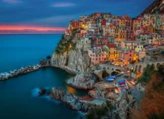 Ріомаджоре в Італії — мальовниче місто між скель