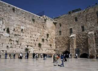 Стіна Плачу в Єрусалимі — Велика Святиня з історією цілу епоху