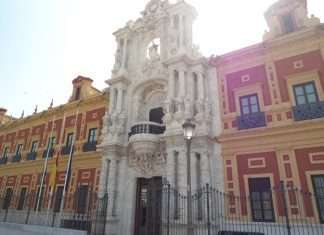 Тютюнова фабрика в Севільї перетворилася на Університет