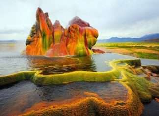 Гейзер Флай в штаті Невада, США