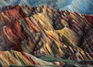 Гори квітів у Китаї Zhangye Danxia