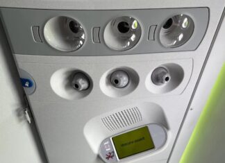 Чому Деякі Авіакомпанії Відмовляються від Індивідуальних Повітряних Сопел: Загадка Комфорту Пасажирів