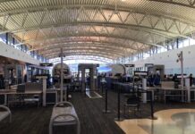 TSA стягує плату в розмірі 45 доларів США з мандрівників без документів