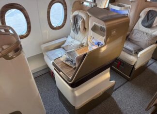 Emirates A350 Бізнес-клас: Вишуканий та Бездоганний Досвід