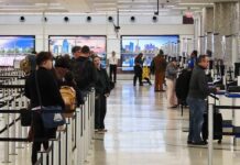 Шторм обрушився на східне узбережжя США, мер зіткнувся з першим великим випробуванням