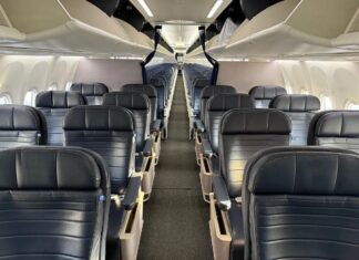 Профспілка бортпровідників United уклала попередню угоду про новий контракт після попереднього відхилення