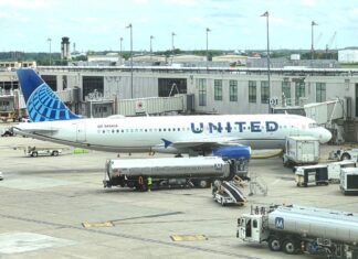 United Airlines Ставить на Преміум-Клас, Незважаючи на попередження про ціну на паливо