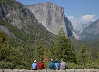 Авіаційна та туристична індустрія: збої, інновації та зростаючі витрати