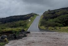 Гаваї Страждають від Історичних Дощів, Зіткнувшись з Масштабними Повенями та Зсувами