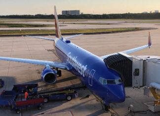 Southwest Airlines Обмежує доступ до додаткових місць для пілотів і бортпровідників