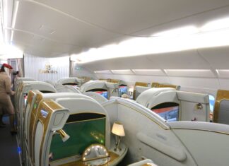 Порожні Небеса: Розкішні Рейси на Близькому Сході Здійснюються з невеликою кількістю пасажирів