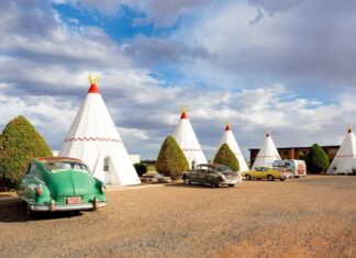 Маршрут 66: Самые Необычные Остановки — Путеводитель по Американской Экзотике