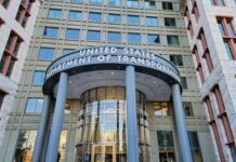 Shift in the Skies: Proč Trumpova administrativa může podporovat fúze leteckých společností