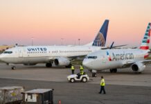 American Airlines спростовує чутки про злиття з United, посилаючись на антимонопольні ризики та політичні розбіжності