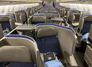 United Airlines запроваджує «базові» тарифи бізнес-класу зі значними обмеженнями