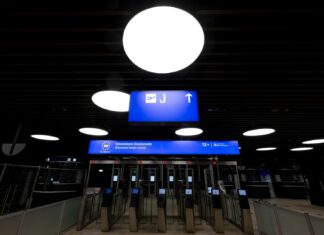 Новий цифровий прикордонний контроль Європи: що мандрівникам потрібно знати про систему EES