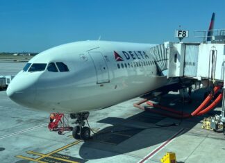 Delta слідує тренду: зростання вартості провезення багажу на тлі різкого подорожчання палива