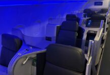 Картка JetBlue Premier додає супутні кредити, Mosaic Boost, Award Rebate