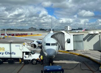 «Я лучше пойду пешком»: почему громкая жалоба на American Airlines не отражает реальность авиации