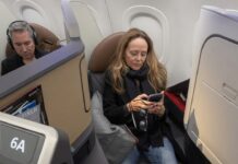Створене сидіння American Airlines: як зламаний підлокітник викликав скандал у бізнес-класі